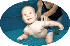 Babyschwimmen - Baby taucht